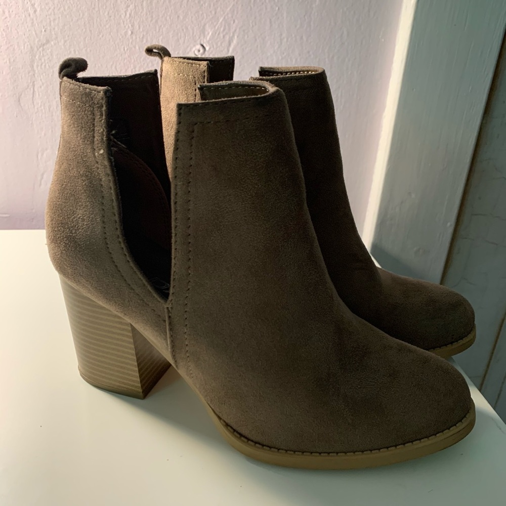 Heeled booties